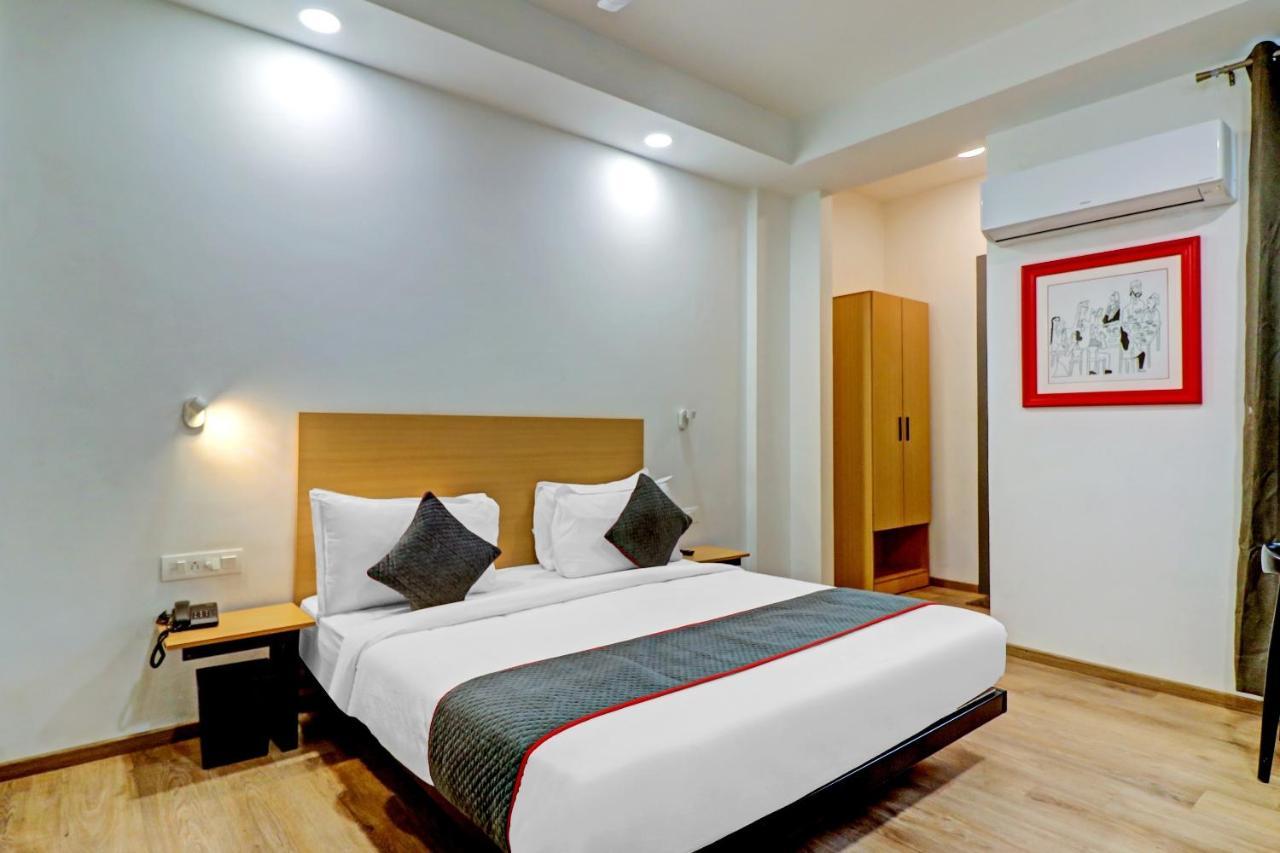 Townhouse Sector 30 Near Botanic Garden Of Indian Republic Hotel Noida Exterior photo